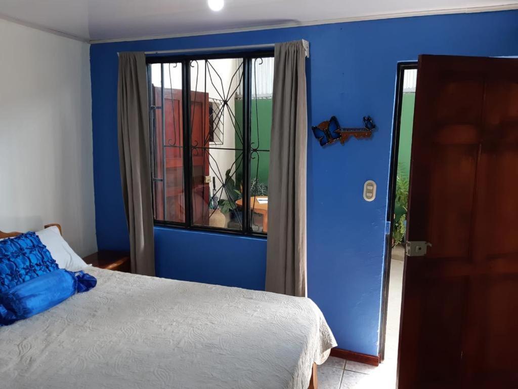 Cabinas Chazu #2 Quepos Exteriör bild